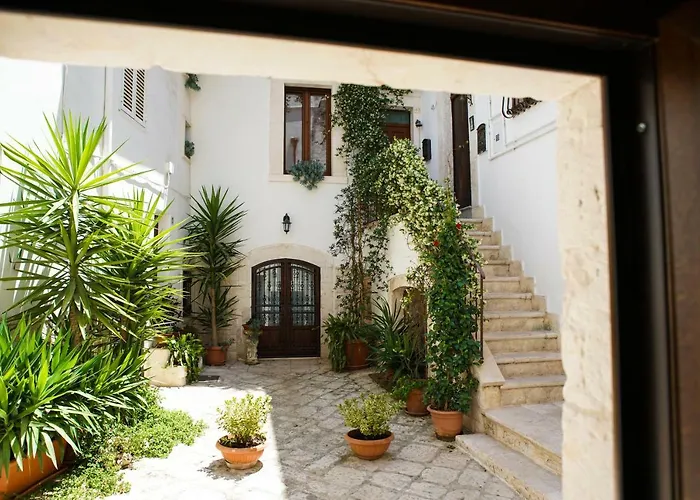 Home 5 - Giu In Dimora